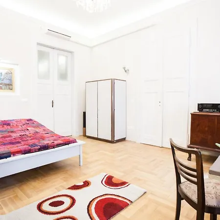 Apartman N40 By Small