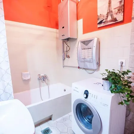 N40 By Small Budapest