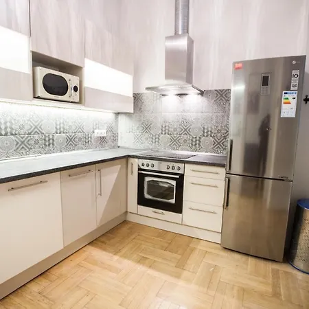 N40 By Small Apartment